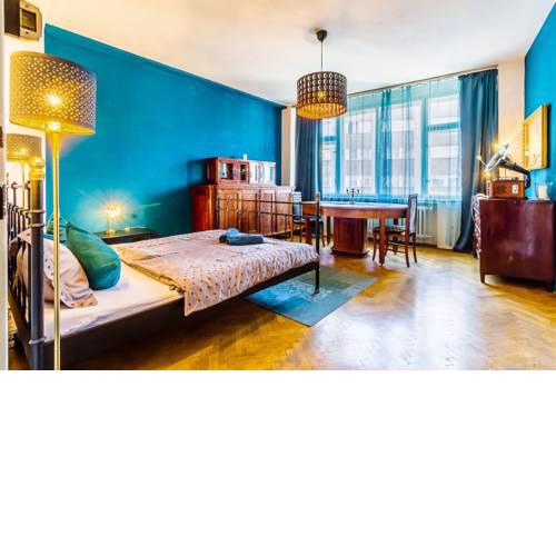 3BR Bright 80m2 Charming Apt in OldTown w/bath · Biskupsky dvur 1