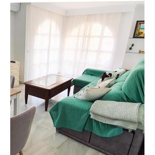 3BR near the Beach & Centre with private parking