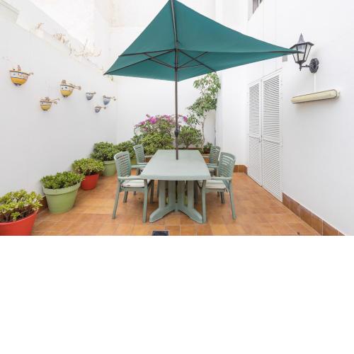 3BR SPACIOUS 2 MIN TO BEACH - Parking