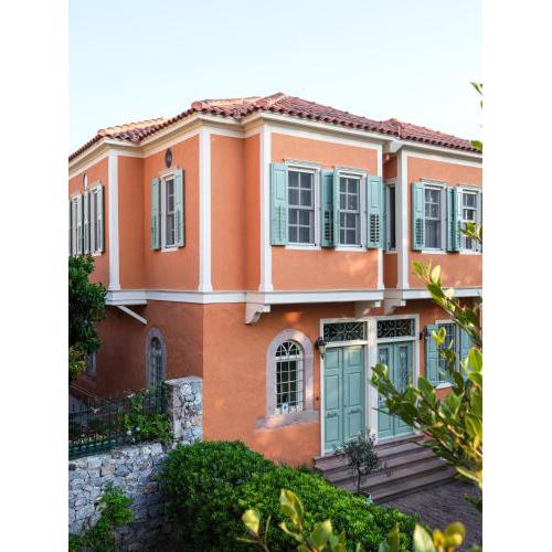3BR Venetian-style Villa in Mytilene City Centre