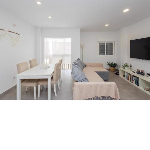 3BR Workfriendly Home - Sea & Port Views - Beach