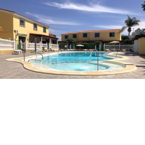 3Etagen-Ferienhaus,beheizter Pool,WLan,Entspannung