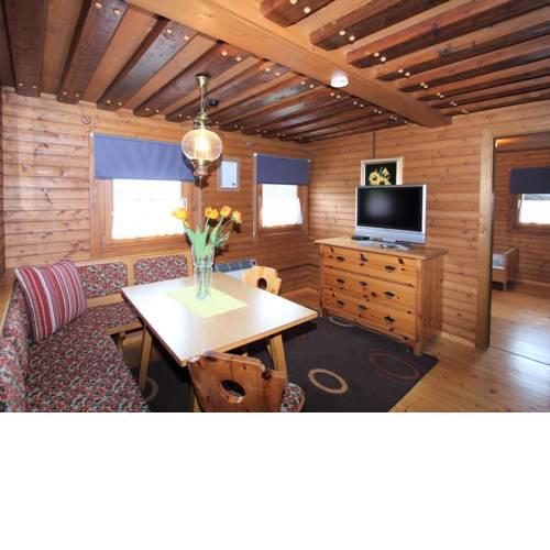 4 Authentic apartments in a 450 year old farmhouse with swimming pool