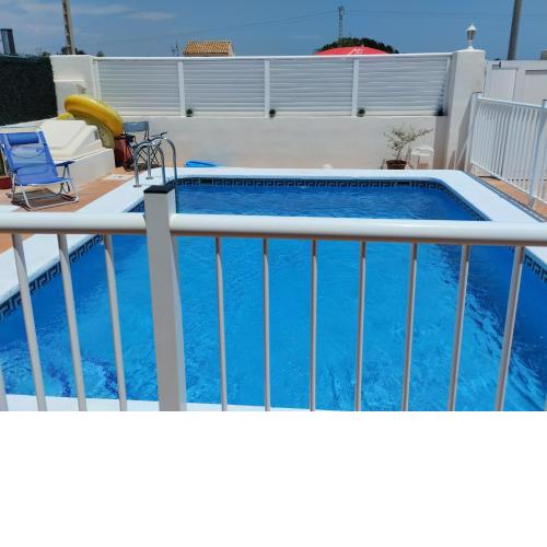 4 bed house, Private Pool near Beach