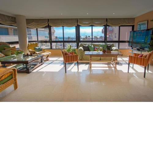 4 bedroom apartment close by beach in Fuengirola