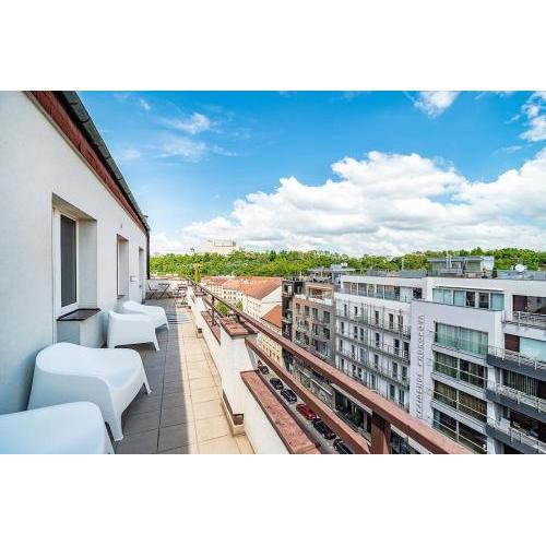 4 bedroom flat + amazing terrace