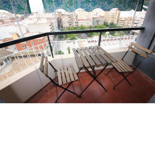 4 BEDROOMS -SENECA Center Apartment