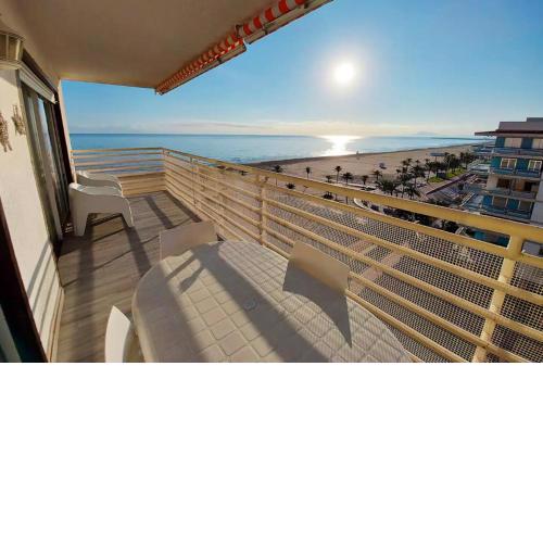 4 bedrooms appartement at Grau i Platja 100 m away from the beach with sea view shared pool and furnished balcony