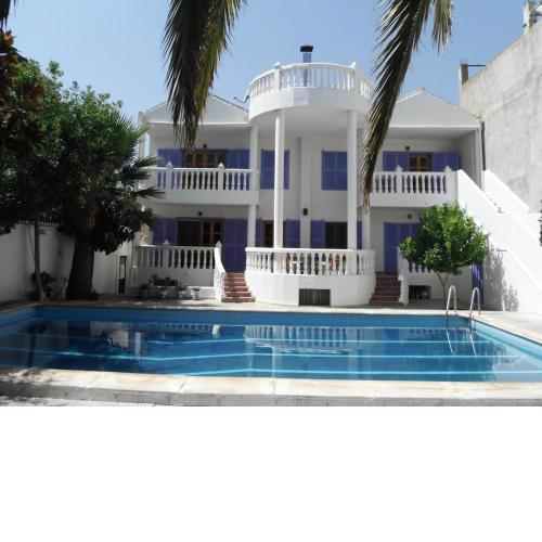 4 bedrooms house with shared pool furnished terrace and wifi at Durcal