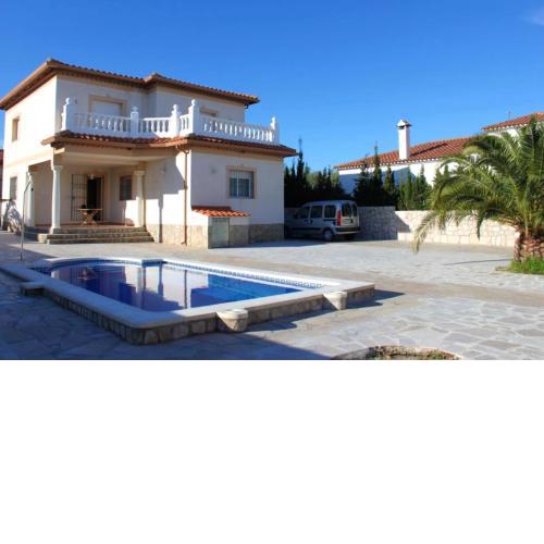 4 bedrooms villa at Mont roig del Camp 200 m away from the beach with private pool and furnished terrace