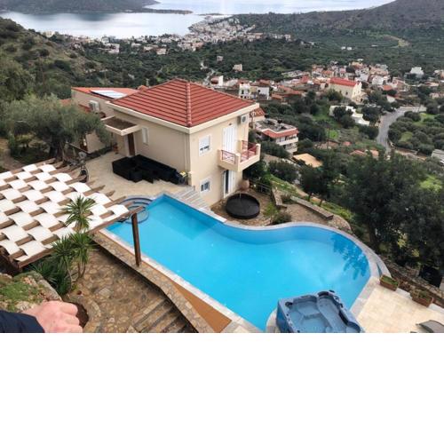4 bedrooms villa with sea view shared pool and terrace at Kato Pine 2 km away from the beach