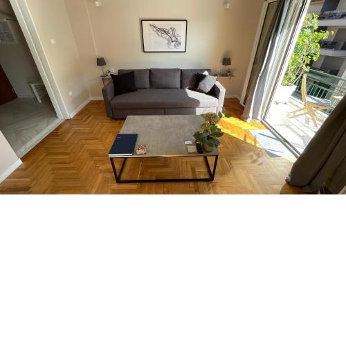 4 Newly Renovated Charming Apartments steps from Panormou Metro Station