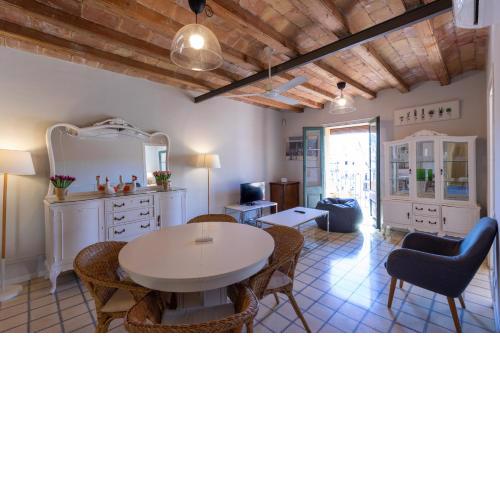 41cob193- Charming rustic apartment