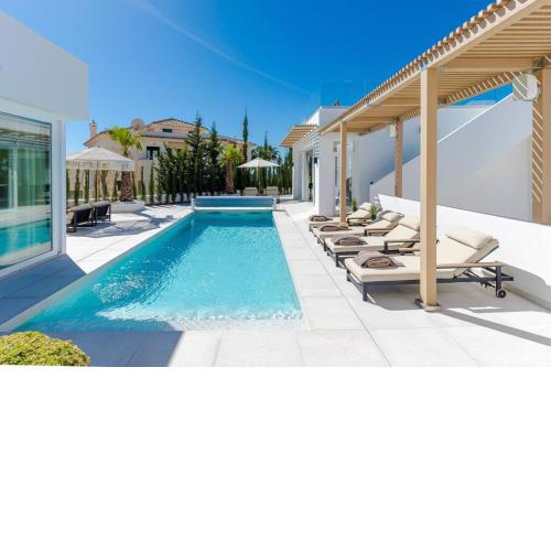 438675 - Luxurious Scandinavian Villa with Pool