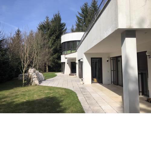46 Villa