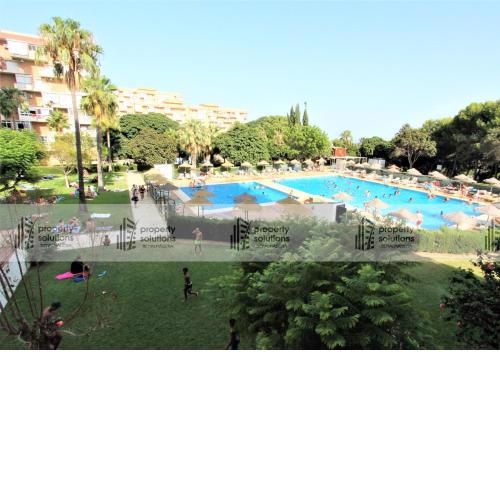 47 Hercules Estudio. Vistas al jardín y la piscina. Cercano al centro. Excelente ubicación.