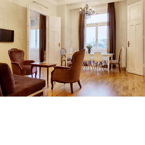 4BR , 3BHR with AC at the OPERA