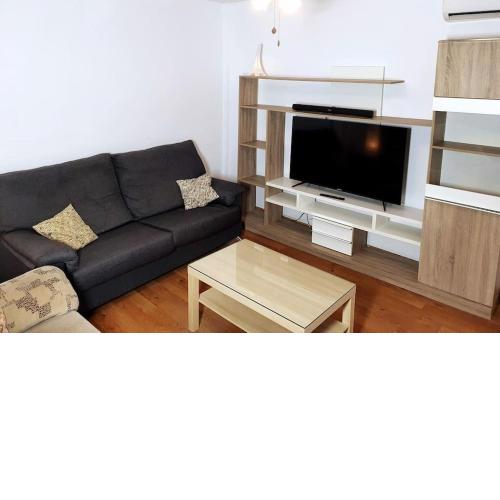 4F Apto moderno 80m2, 2 dorm, 4 huéspedes, AIRE ACOND, WIFI