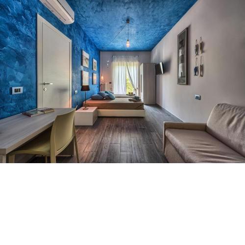 4RoomsRoma