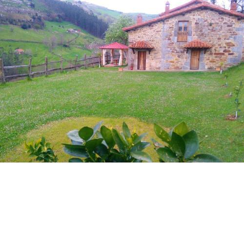 5 bedrooms house with jacuzzi terrace and wifi at La Cavada