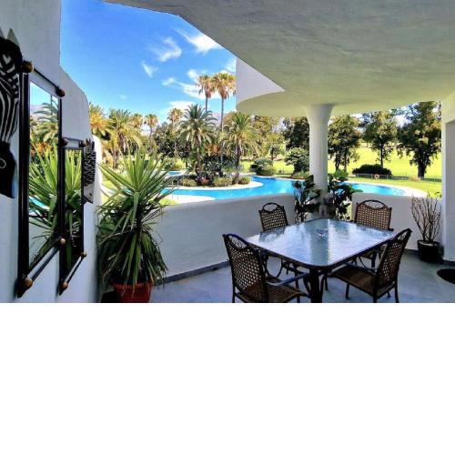 5* Stunning Golf & Sea Apartment
