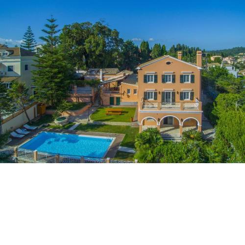 6 Bedroom Villa On The Edge Of Town Villahub