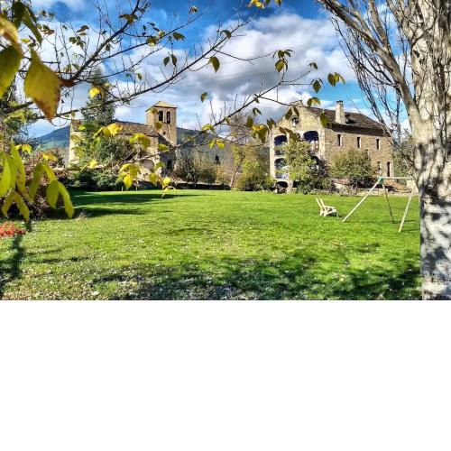 6 bedrooms house with enclosed garden and wifi at Albella