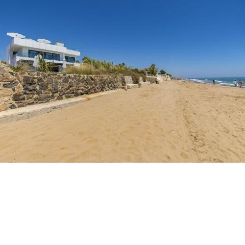 6 bedrooms villa at Marbella 2 m away from the beach with sea view private pool and jacuzzi