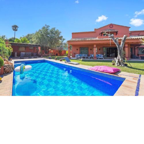6 bedrooms villa with private pool and enclosed garden at Marbella 1 km away from the beach