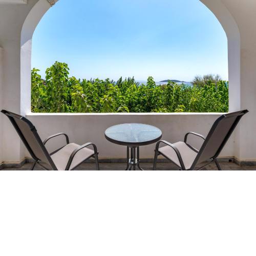 6 Kypri Seaview Perasma Studio