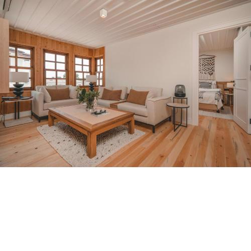 6 ROOMS BY AZUMARE
