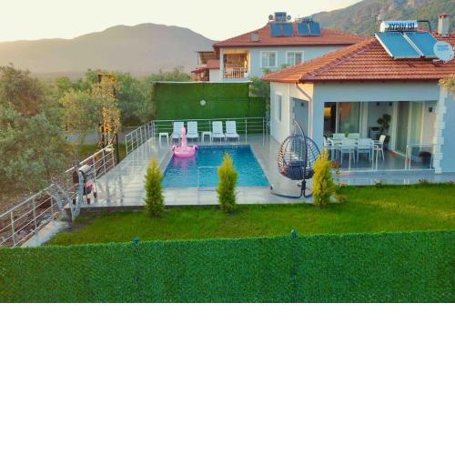 7 Kişilik Müstakil Havuzlu Villa