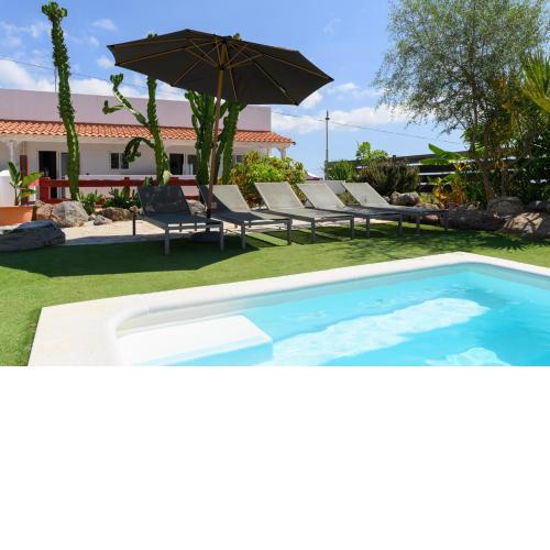 7 Moons C peace and pool