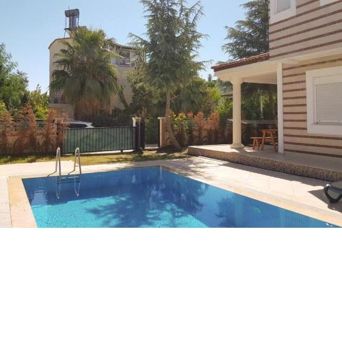 7 Sleeps, Large Garden Villa with Private Pool - AWZ 246