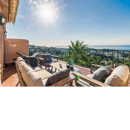 77-Townhouse With Stunning Views in Fuengirola!