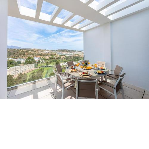 797 Holiday Rentals- Moderno piso con vistas al golf y mar