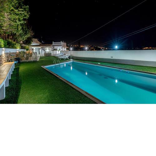 797 HOLIDAY RENTALS- VILLA PERTUCH- Increible villa con vista y piscina