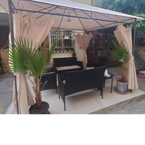 80 m2 Full HOUSE NEXT TO THE BEACH,DOWNTOWN AND SEA GARDEN 5 min by walk