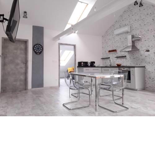8x8 Tetőtér Apartman