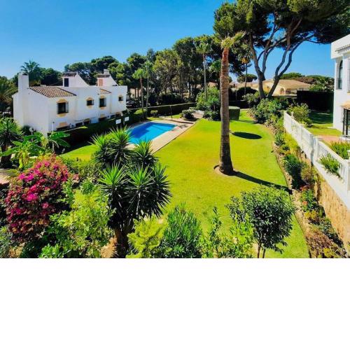 90-Cosy House With Roof Terrace in Calahonda, Mijas!