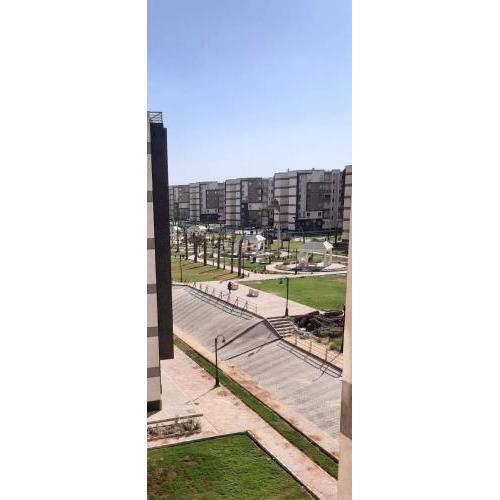 غرفه خاصه بشقه مشكله علي حديقه امامي