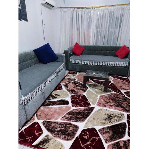 ستديو مميز بوسط البلد محاط بكل خدمات السياحيه
