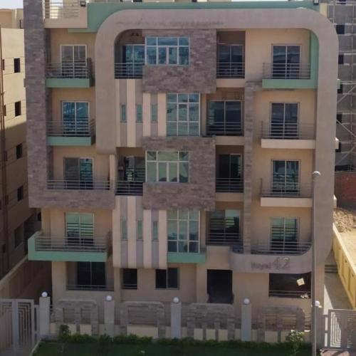 شقة في منطقة اللوتس الجنوبيه بالتجمع الخامس بجوار الجامعة الاميركية