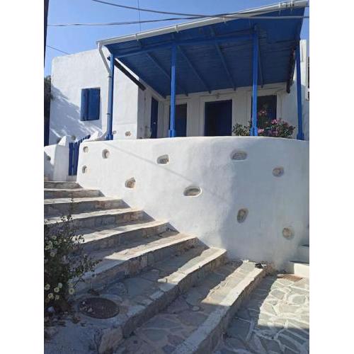 Δίκλινο δωμάτιο Δονούσα με εξαιρετικό μπαλκόνι