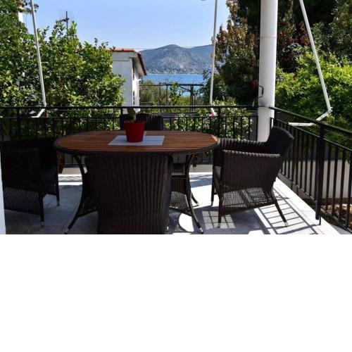 Μονοκατοικία δίπλα στην Θάλασσα