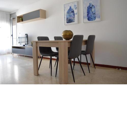 ¡A 2 minutos de la playa en l'Ampolla!