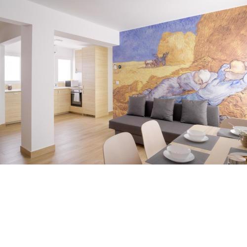 A 270 m. del Casco Viejo, A/C, 3 habi. y 2 baños
