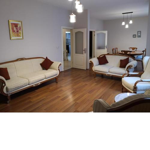 A Chic, classic, family-friendly apt. in central Ankara, Turkey