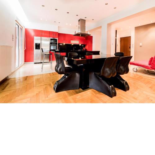 A Luxury & Comfortable Apt in Athens