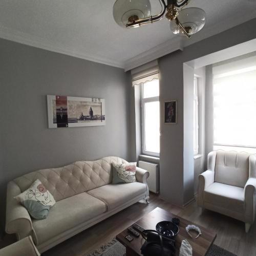 a nice flat in the historic city center